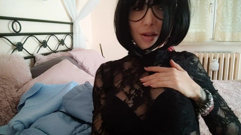 savannahamatoriale: Hot black lace