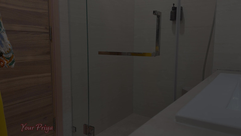 Your Priya: Stiefmoeder hete seks na het bad onder de douche seksvideo...