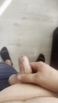 Young Man Masturbates and Close-ups in HD Quality