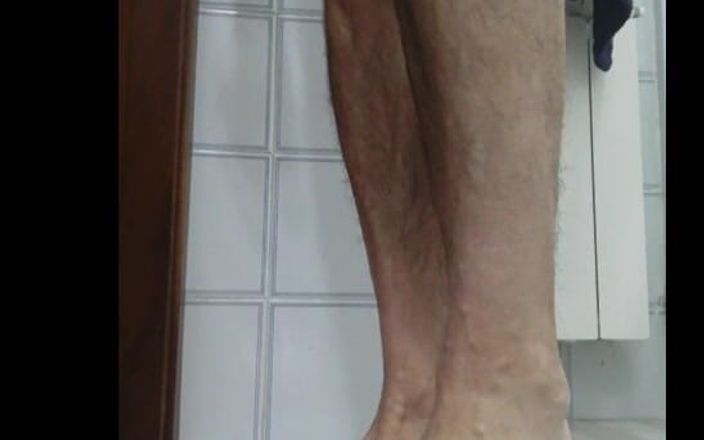 gyordy: Watch My Feet