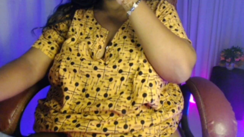 HotGirl21: La Donna Incinta Gioca Con Le Tette E La Grande...