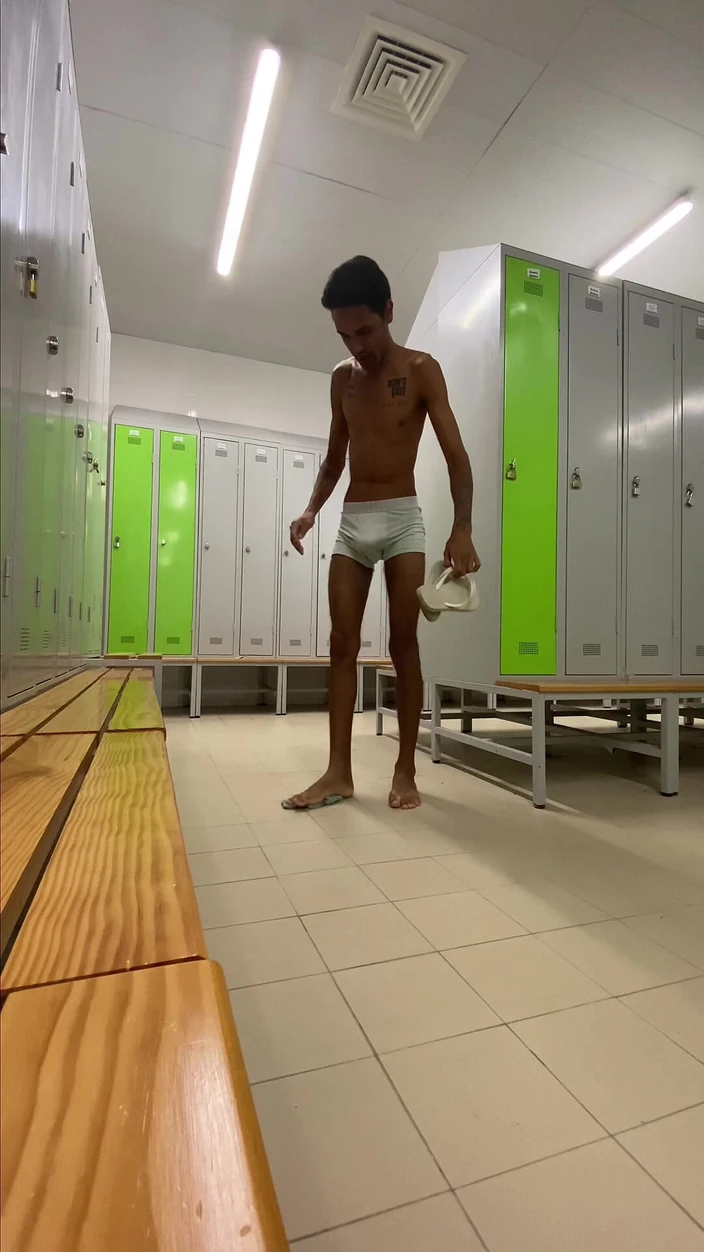 Leandro e Asafe: Jerking off in the Company Locker Room