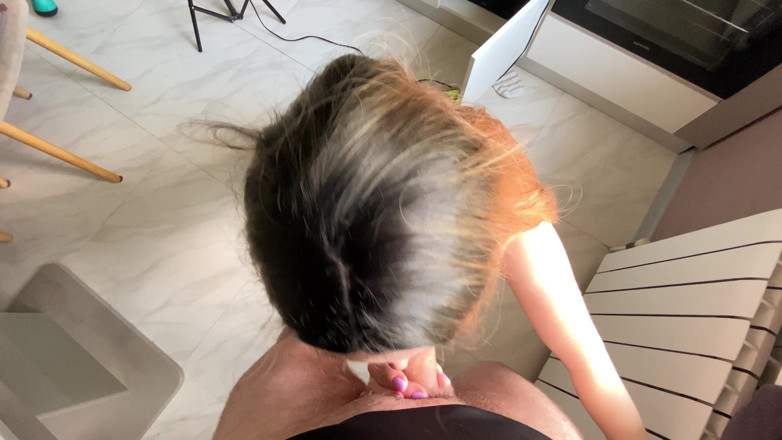 CumInMyMouthBaby: La matrigna di un amico mi ha catturato e mi...