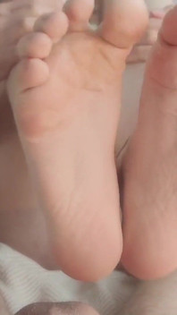 Kaki dan kaki yang sangat imut, footjob sensual