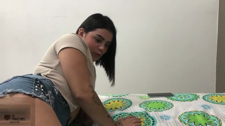 MelanieCaceres: Melanie Hunts, âm hộ của bạn hấp dẫn đến mức tôi sẽ...