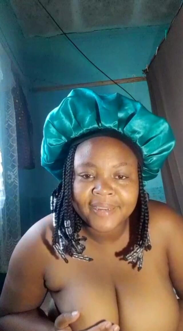 Mahali: Me encanta mostrar mi culo negro en la cámara 2