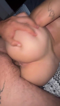 Keldai Gergasi Dan Pussy Rose