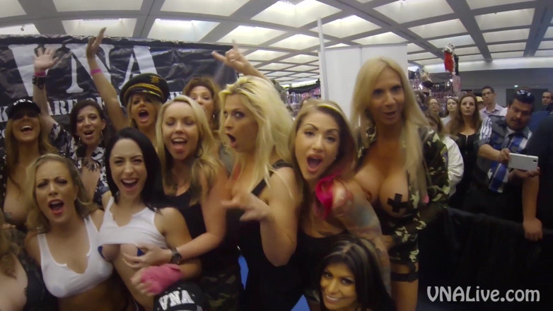Sara Jay: Vna Girls adultcon 2015'te