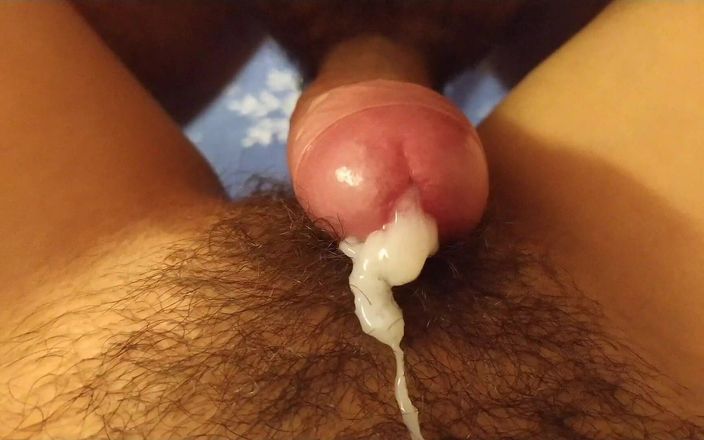 Hairy pussy girl: 毛深い猫cumsコンパイル