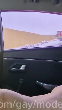 Ayah nakal dientot sama cowok dominan di dalam mobil! Eksklusif Dari Kapal Pesiar Hot!