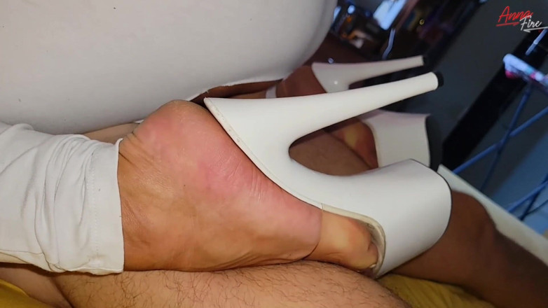 Anna Fire: Fucked in leggings and high heels