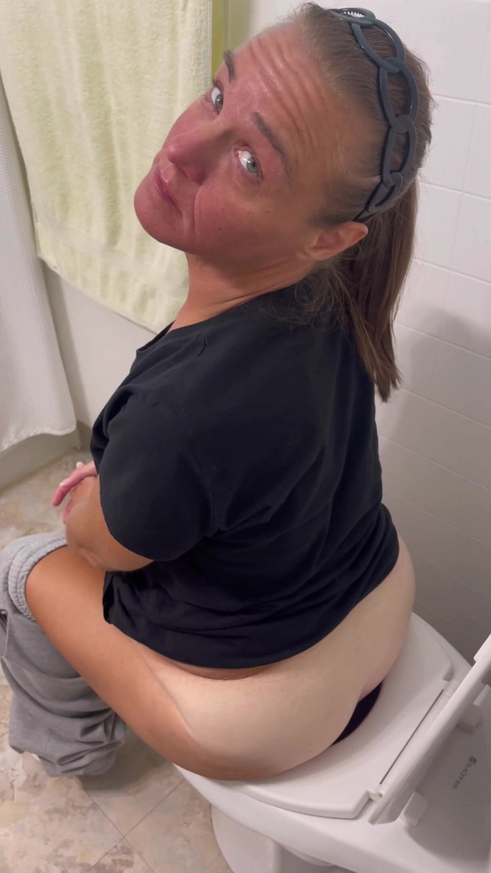 Sweet Marie: Ich auf der toilette versuche und stoße