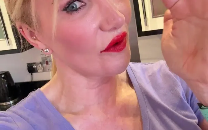 Sophie James: Sweaty Hairy Pussy Sweaty 34jj Tits Wet Panties