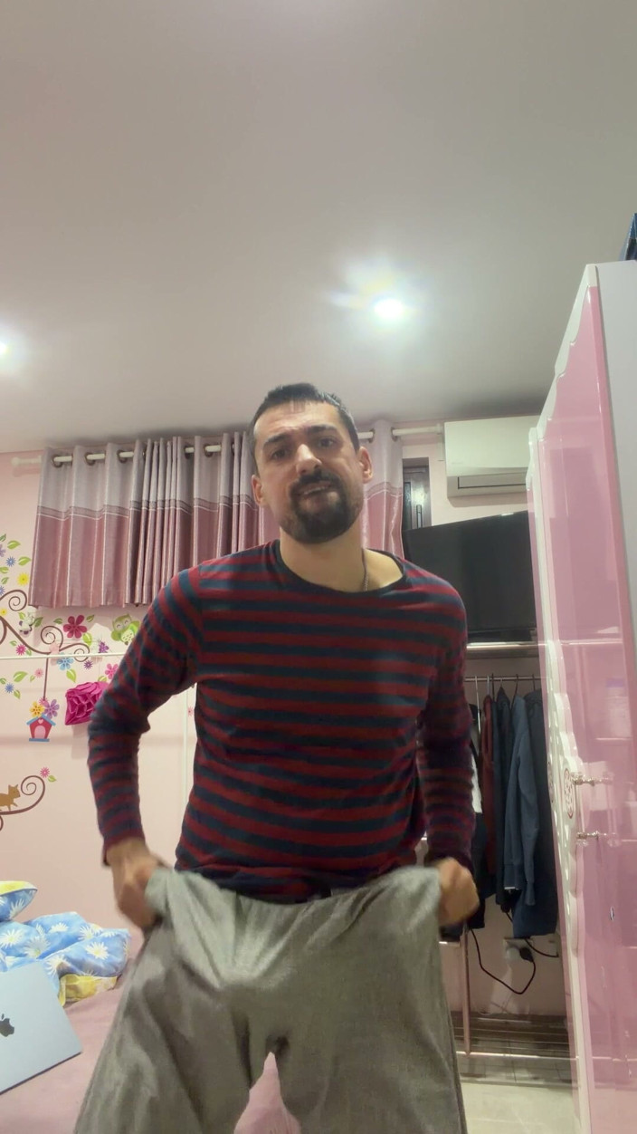 Liam Harding: Hot Stepdaddy Jerking off Nuts Like Crazy