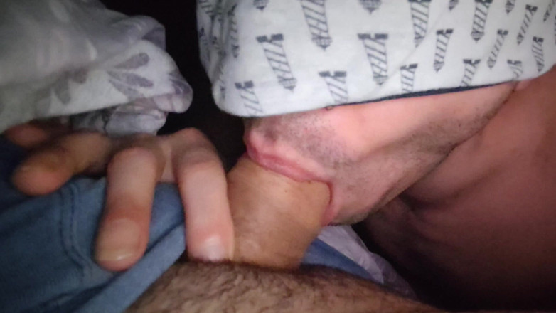 MartyBrady: Skäggig twink ger sin styvfar en avsugning