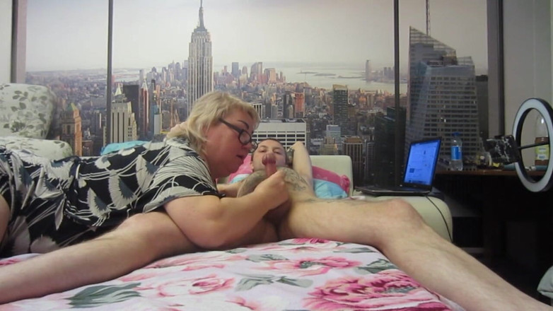 Zona901: Mother-in-law's favorite activity is sucking cock