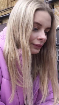 Cercetașă germană - Asistenta cu țâțe mari naturale lăsate Naomi Love Vorbește pentru a ridica futai de audiție