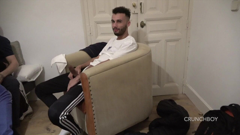 Bareback cum inside studio: Снатіо відтрахав французький чувак Romantik