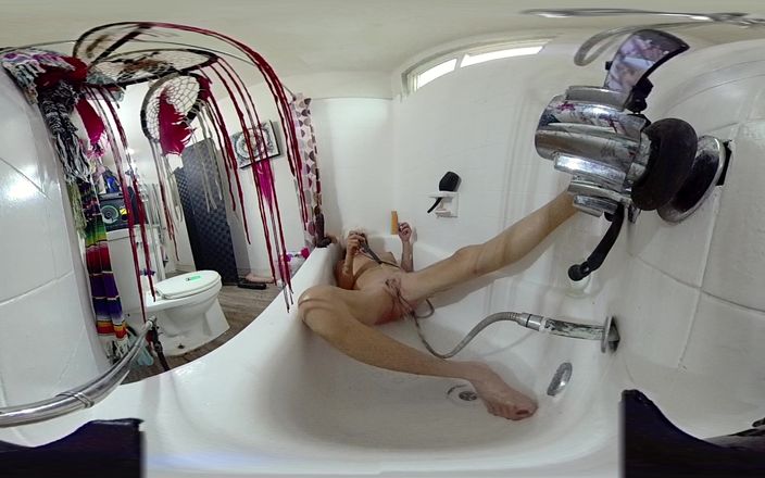 Lizzy Yum: Lizzy yum vr junio 2025 masturbación dilatada en el baño, paja...