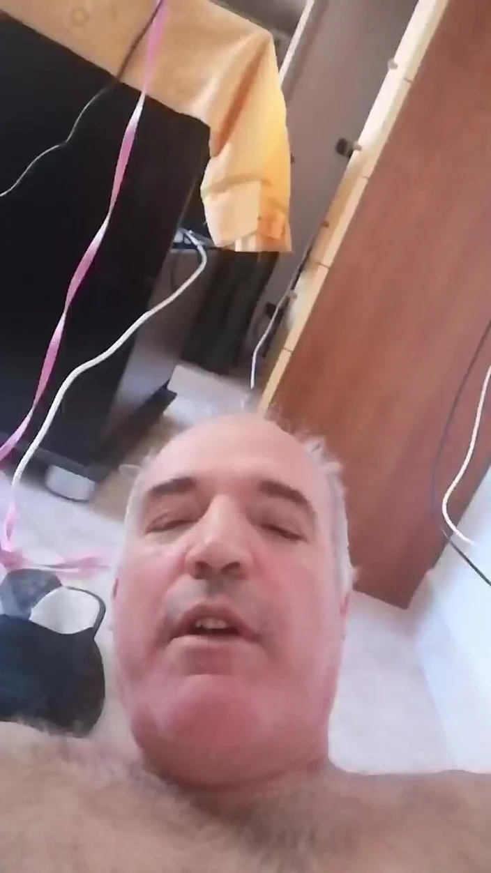 Setesesso7: I Masturbate My Cock Lying on the Floor Completely Naked