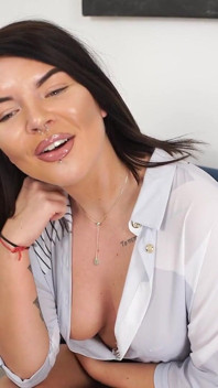 Beth spiby - capezzoli con piercing - JOI