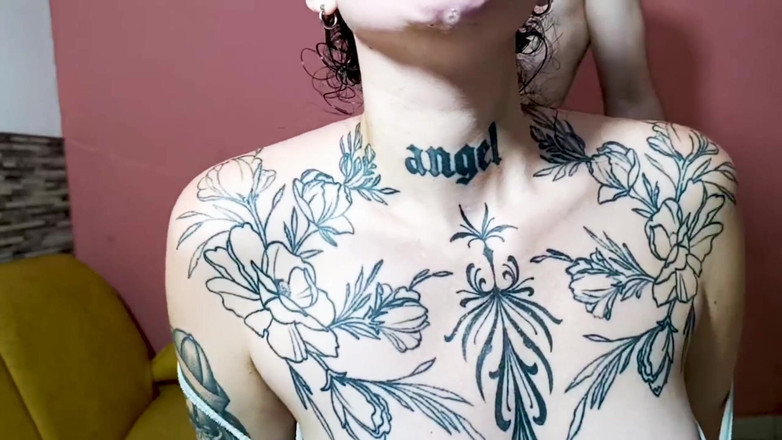 Rebekah Rose: Mi trova a masturbarmi e si offre di registrare un...