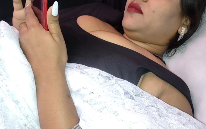 Sexykajalbhabhi: Heta styvmamma och hennes styvson.