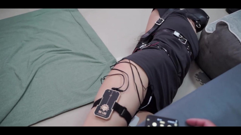 OrangeXXOO: Wearing a Mask to Enjoy the Stimulation of Electric Shock