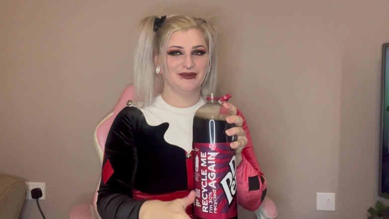 EeveeXo: Try Not to Burp Challenge Harley Quinn Cosplay