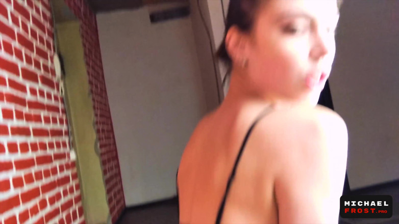 MichaelFrostPro: 両親がいない間、義兄とイタボロ!