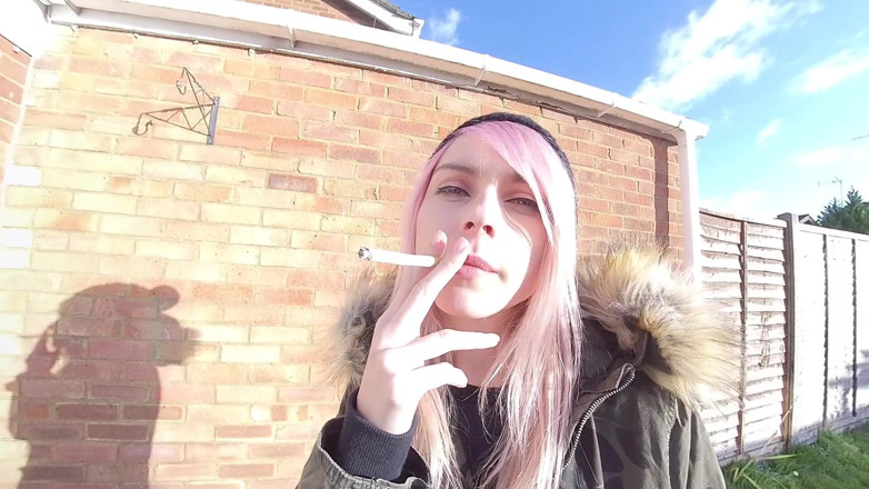 Jimmy Draws: Chloe Toy - fumando