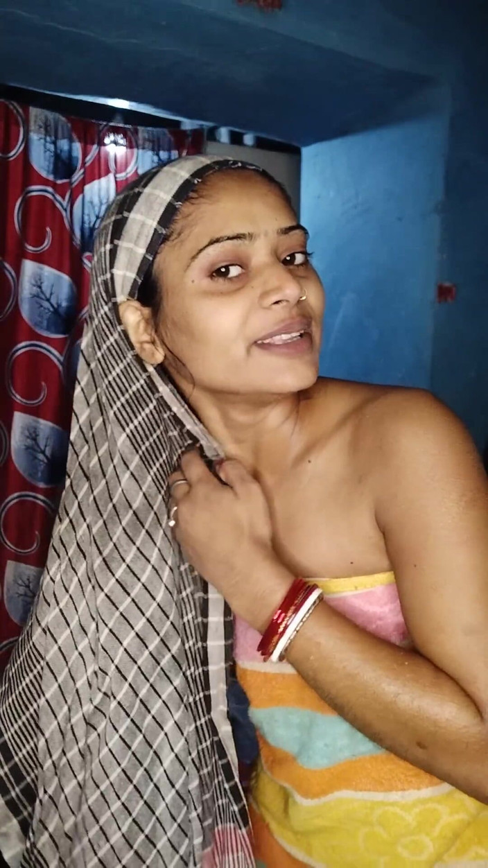 Surajpuja813: Mein mann hat auch mein nacktvideo aufgenommen