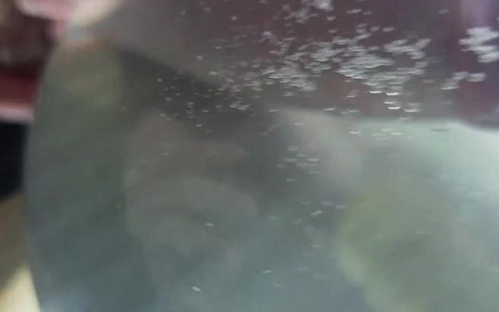 XxyTherry: Condón con agua llena de esperma. Una de las mejores...