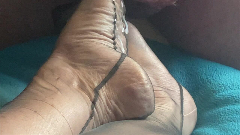 Mr MF: Wanita dewasa dengan stoking nilon ini dicrot di dalam sama...