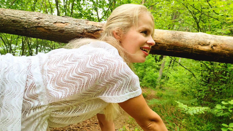 S-Wife Katy: Vdaná MILFka zaostala za skupinou turistů a chtěla být ošukaná...