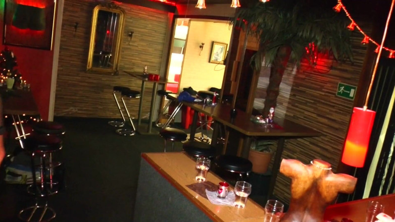 Berlin Orgy: Mature excitate și gagici minunate care împart pule la petrecere