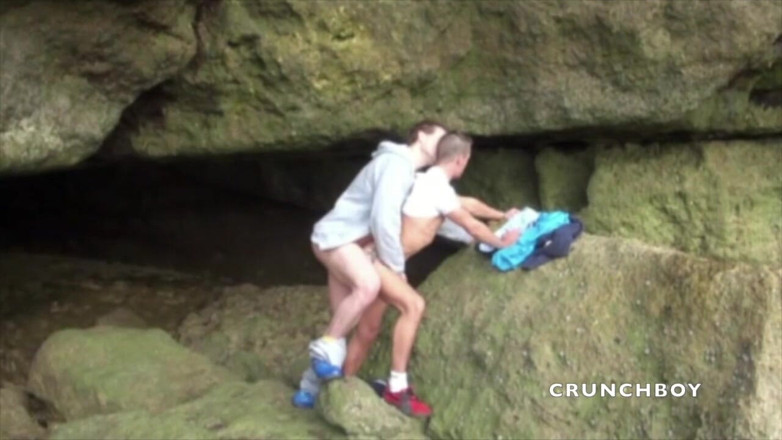 Crunch Boy: Twink von hetero-neugierigen am exhibitionistischen strand im freien gefickt