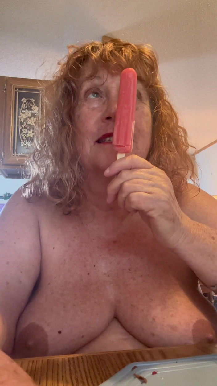 Big Ass 4 U: Probando mis habilidades de chupar la polla en ese paleta