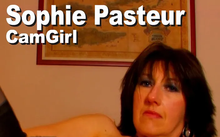 Edge Interactive Publishing: Sophie Pasteur MILF masturbuje striptýz
