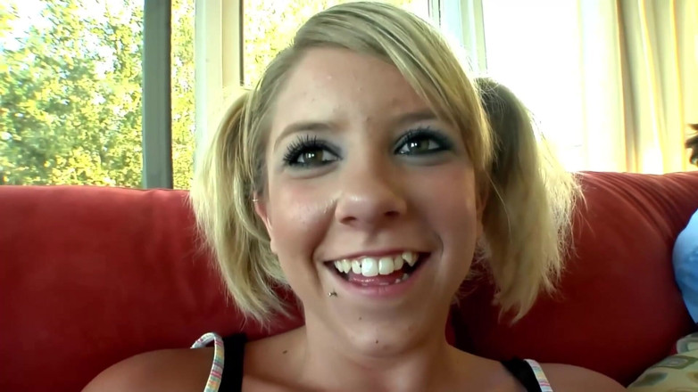 Casting GIRLS AND FIRST PORNO: Ragazze che si arrapano e vengono scopate duramente da cazzi...