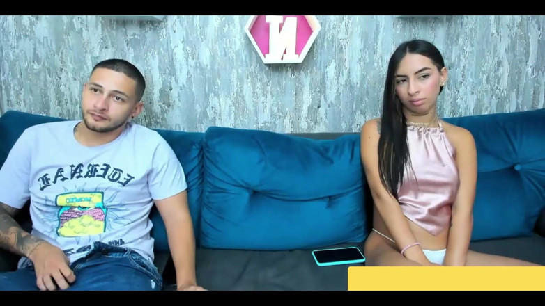 GymBabeXXX: Rimjob drobná nevlastní sestra dělá bráchovi