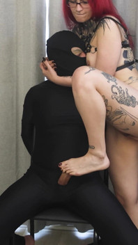 Gudinna Diaba i sensuell dominans och orgasmförnekelse