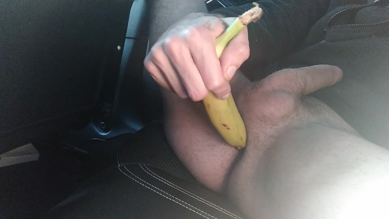 Elvissc: Hombre de polla grande en auto, entrena su ano con...