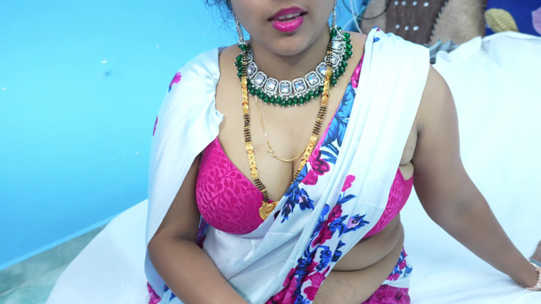 Nelam bhabhi: Desi Bhabhi Massage and Anal Sex Sexy Audio