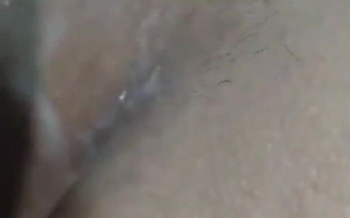 Aminaarab: Vidéo complète : un Arabe hétéro se fait branler son énorme bite...