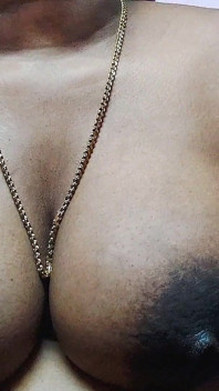 Desi fratellastro indiano e sorellastra sesso bollente di notte storia di sesso hindi