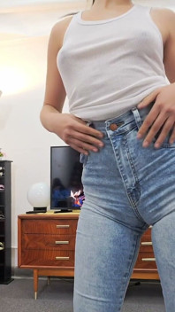 Camila 001 - sıkı melekler - harika kabarık deve frikiği, kabarık meme uçları ve inanılmaz kalp şeklindeki göt