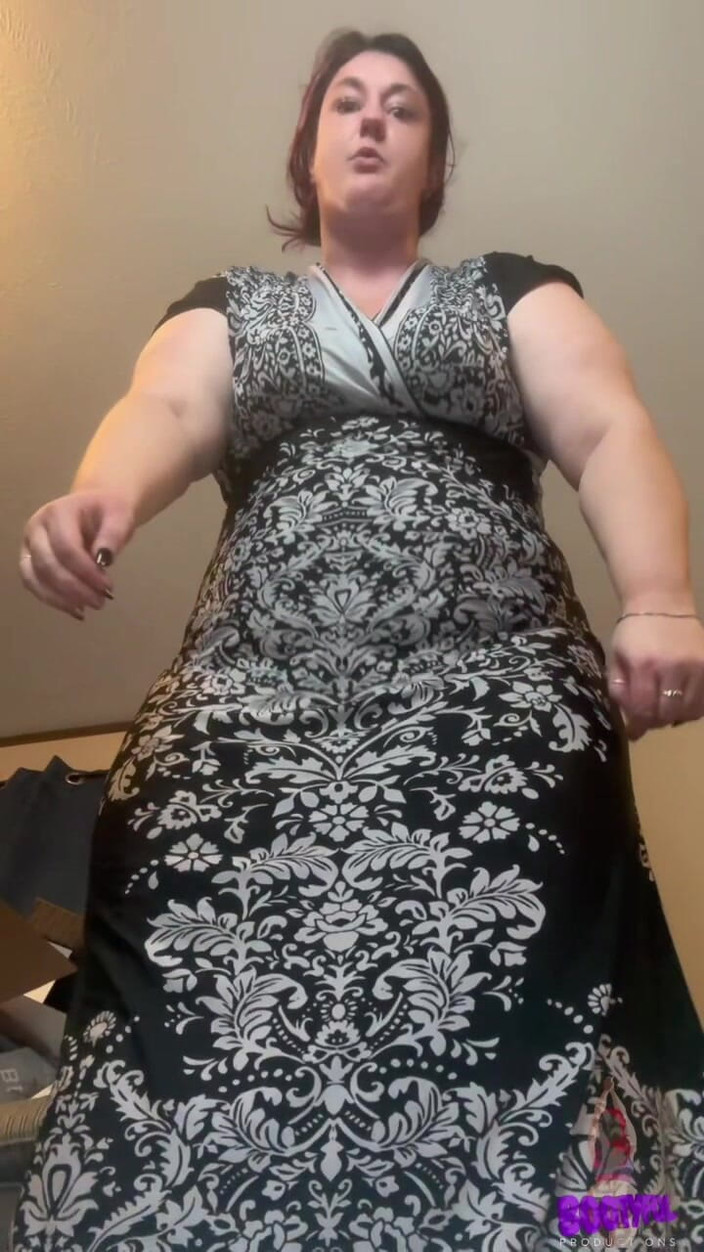 BellaBlast: Лижи мій черевик, сука, інструкція з дрочки