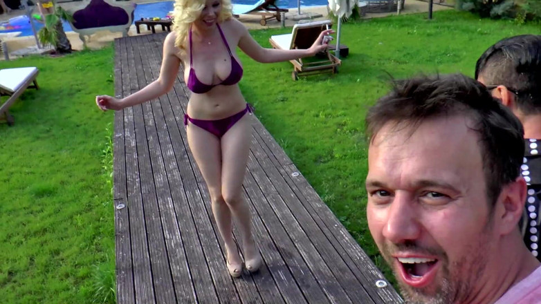 Erotic Planet X: Titus Pool Party 2 - Si jalang basah dikongkek keras dalam pesta...