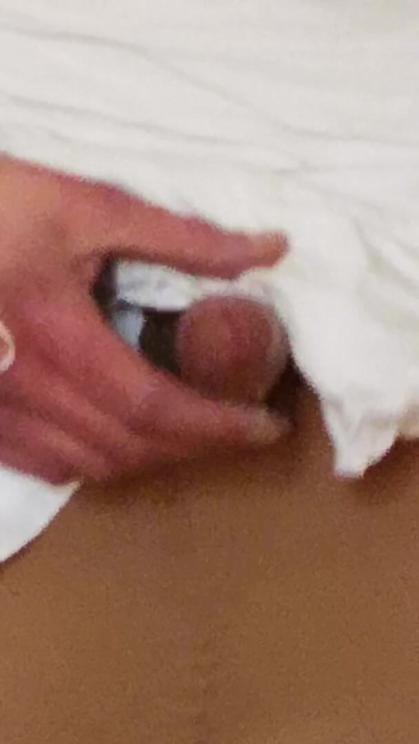 Wet Perversions In Nylons: Keuschheit tragen und geil sein teil II